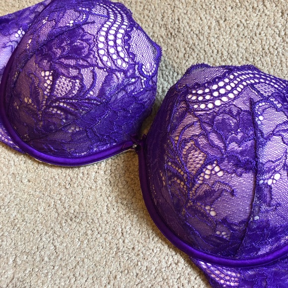 Victoria’s Secret push up lace bra - Picture 2 of 5